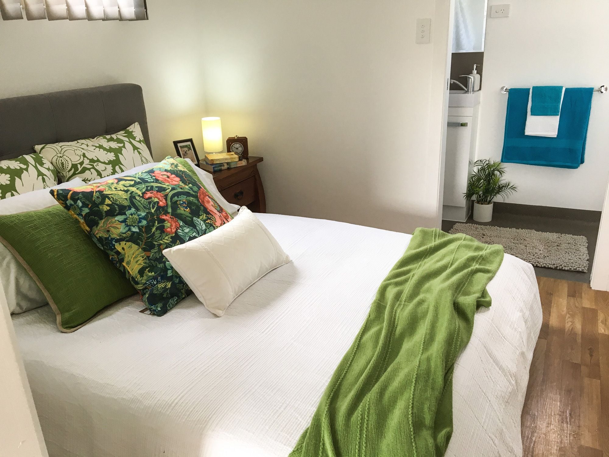 Ingenia Rental Chambers Flat 1 Bedroom Condo bedroom