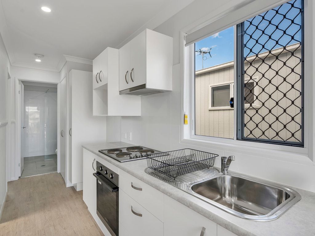 Ingenia Rental Chambers Flat 2 Bedroom Condo kitchen